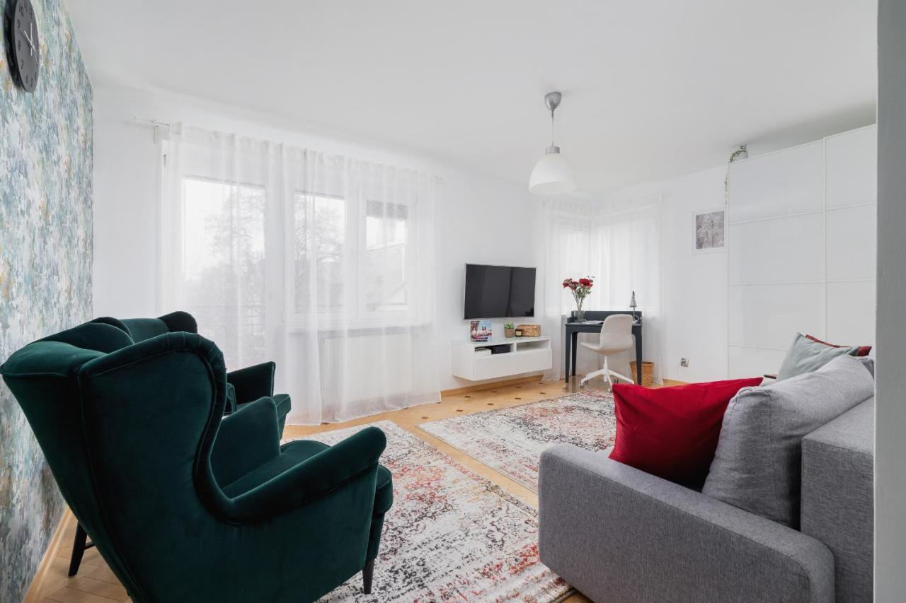 Office Dobrego Pasterza By Renters Apartment *